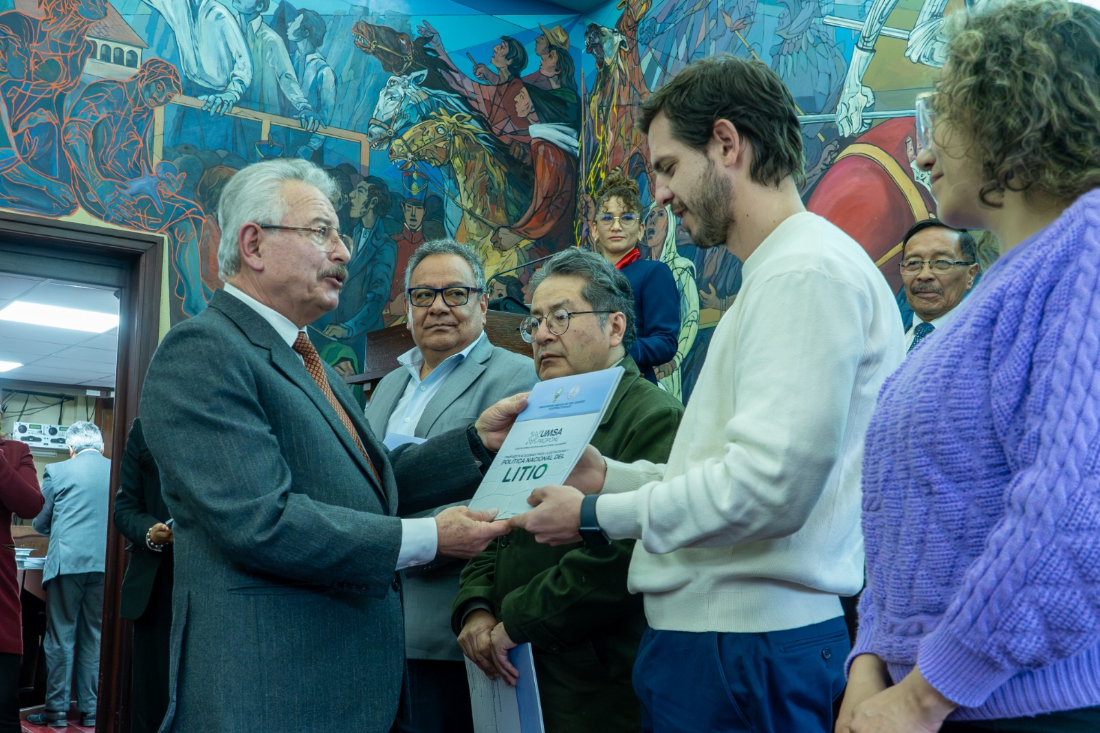 La UMSA entrega al país una propuesta integral para cambiar el rumbo del litio en Bolivia